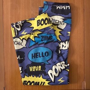 Vintage Purple Comic CVG Capri Leggings